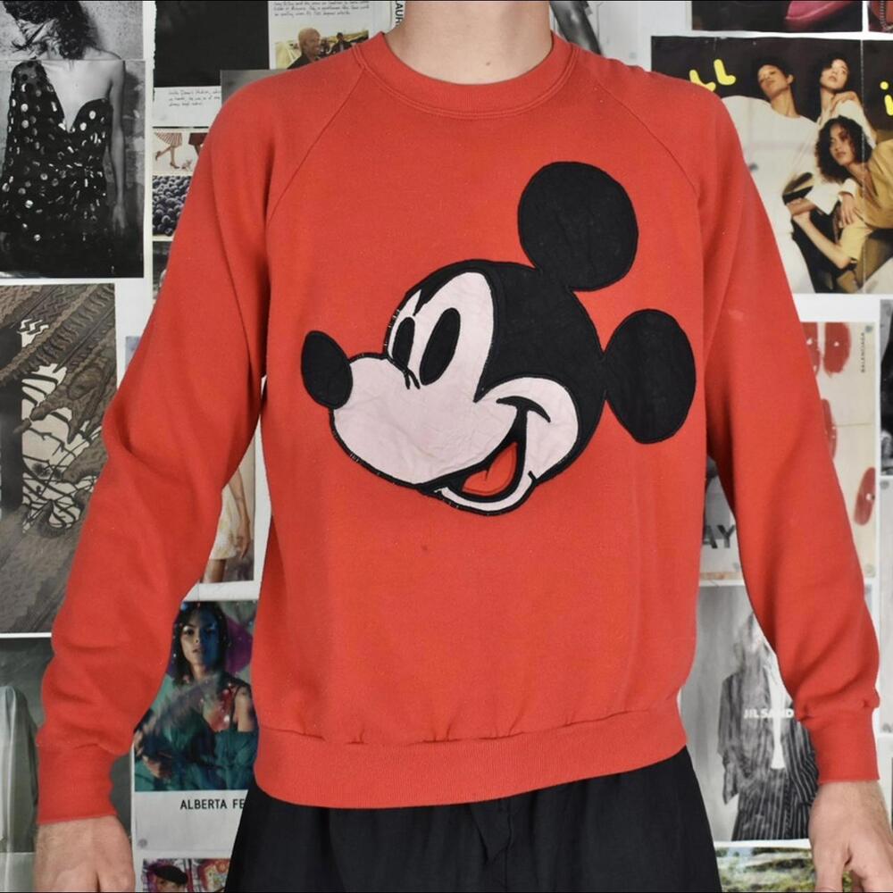Vintage Mickey Mouse sweatshirt.